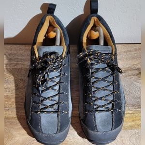 Anhu women's size 8.5 leather trail shoes